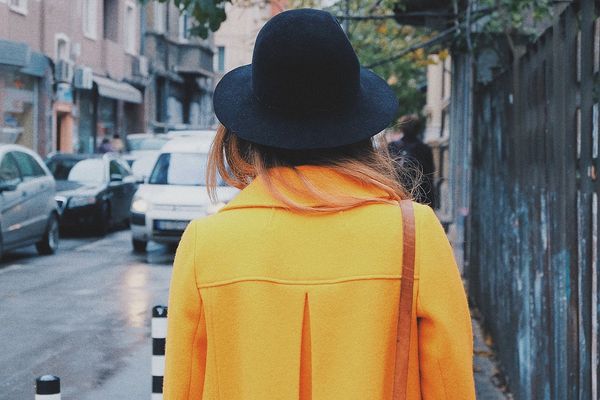 Dlaczego płaszcz powinien być podstawowym elementem damskiej garderoby?