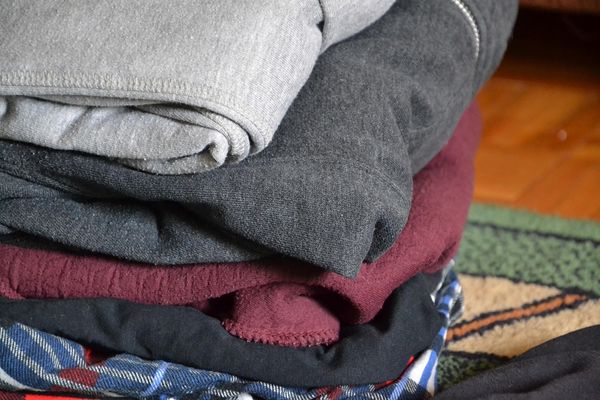 5 powodów dla których warto kupować ubrania używane